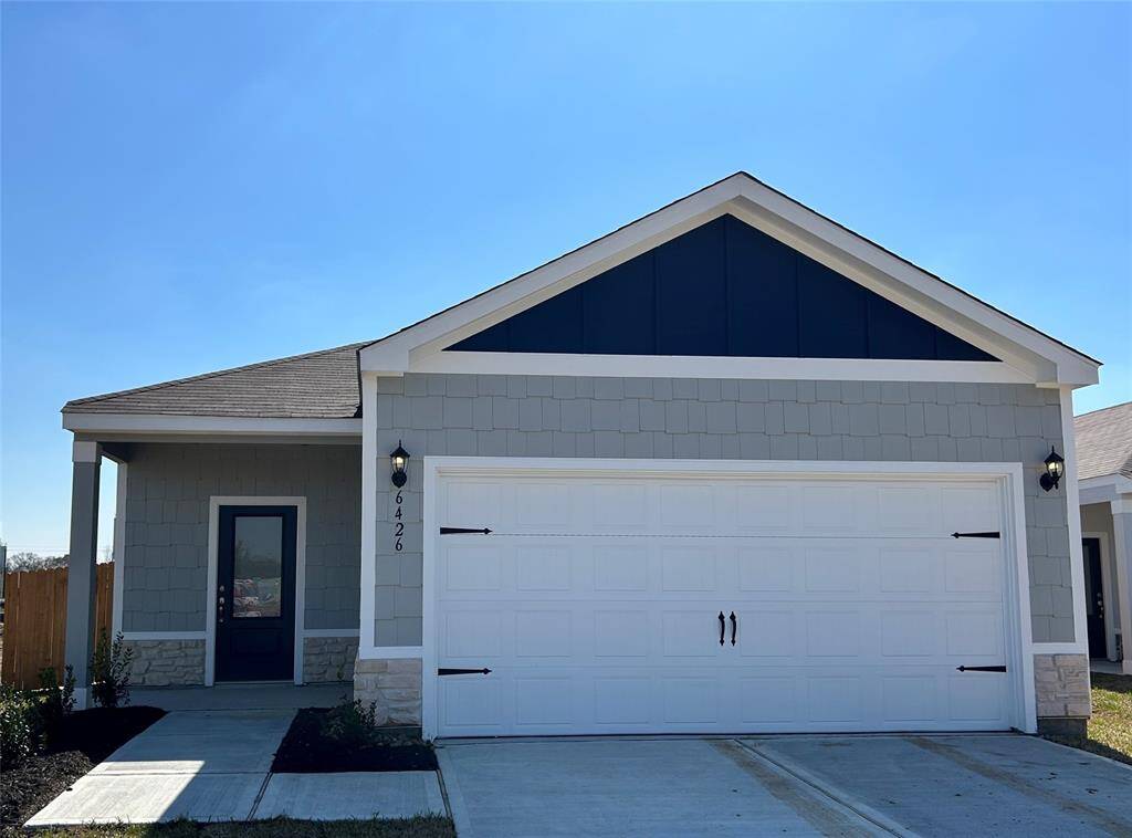 The Dogwood floor plan has beautiful stone detailing on the façade of the home.