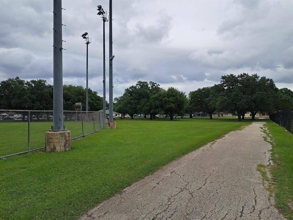 Walking Distance from George T. Nelson Park