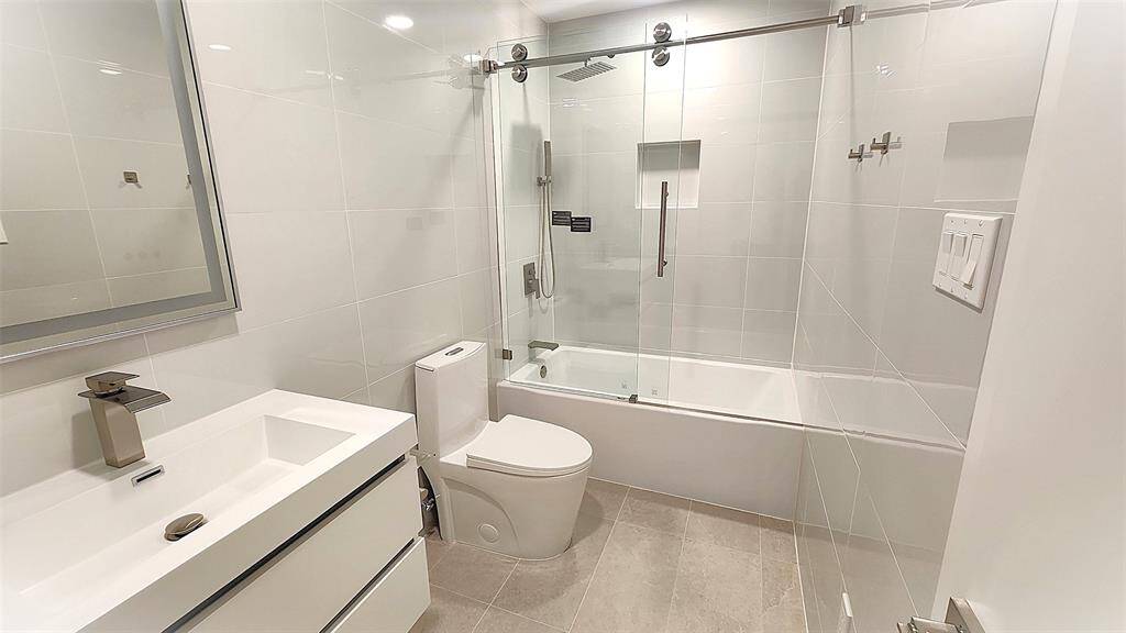 Full Bath 2