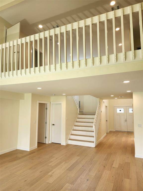 Living Room view to entry