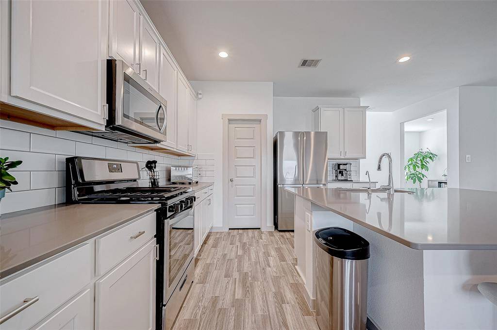 With its thoughtful design, thiskitchen is ideal for culinaryendeavors.