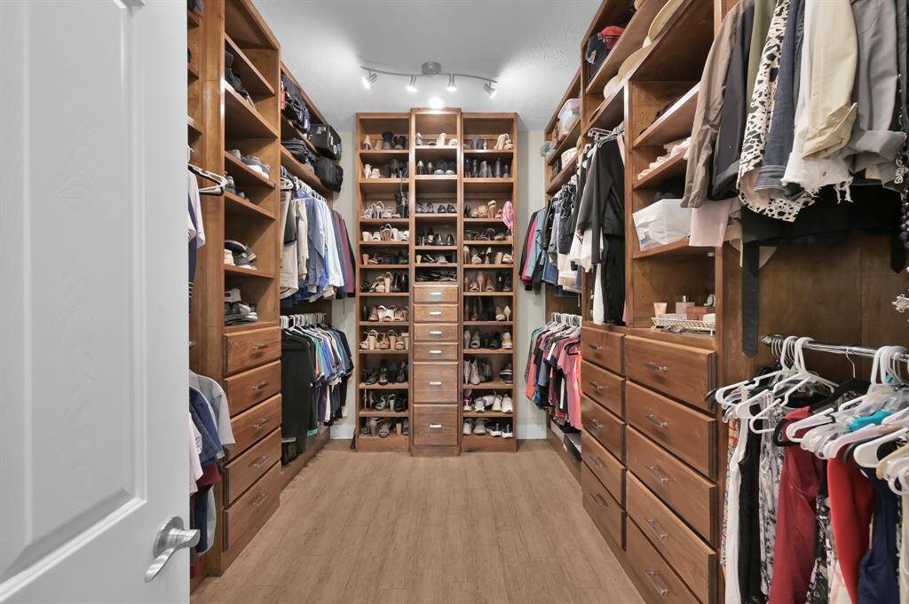 Walk in closet