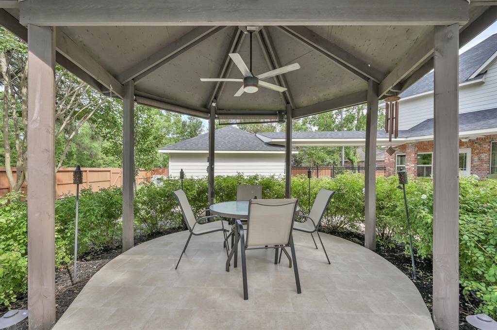 Amazing Pergola sitting area
