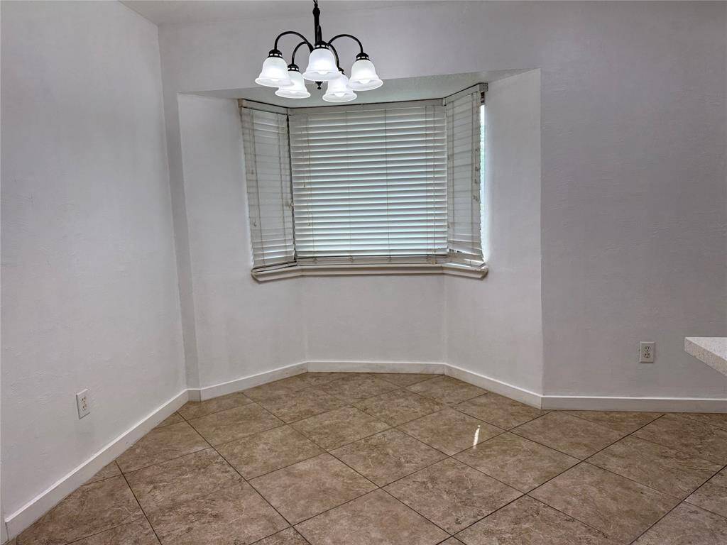 breakfast room