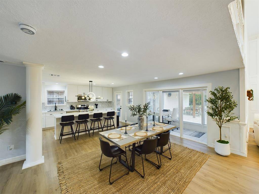 Centralized Formal Dining