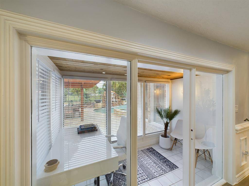 Enchanting Sunroom/Workspace