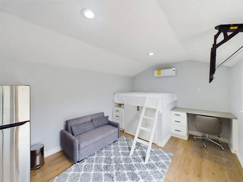 Cozy Studio Suite