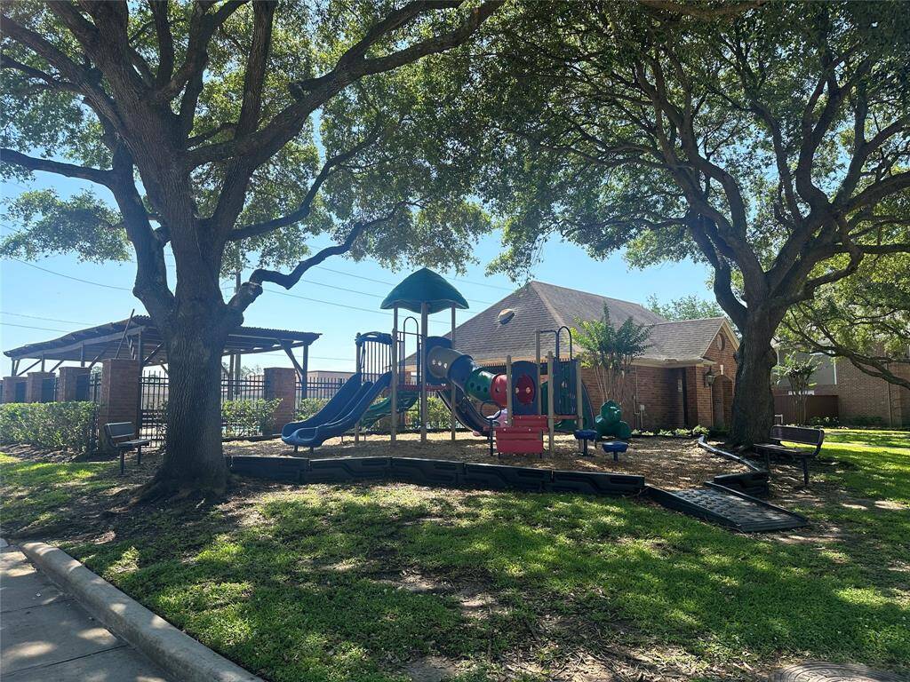This play park is next to the pool and can be used year round.  In the afternoons you will see moms and little ones playing while they wait for older siblings to get out of Cimarron Elementary school on the corner.