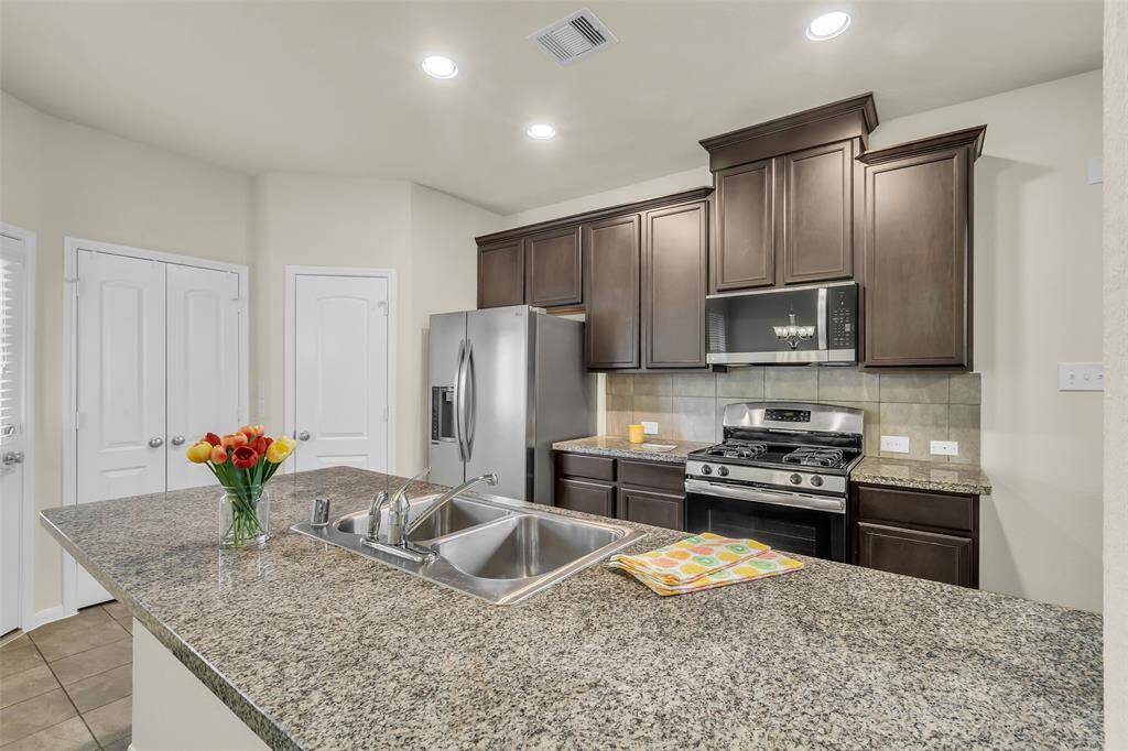Great size kitchen!