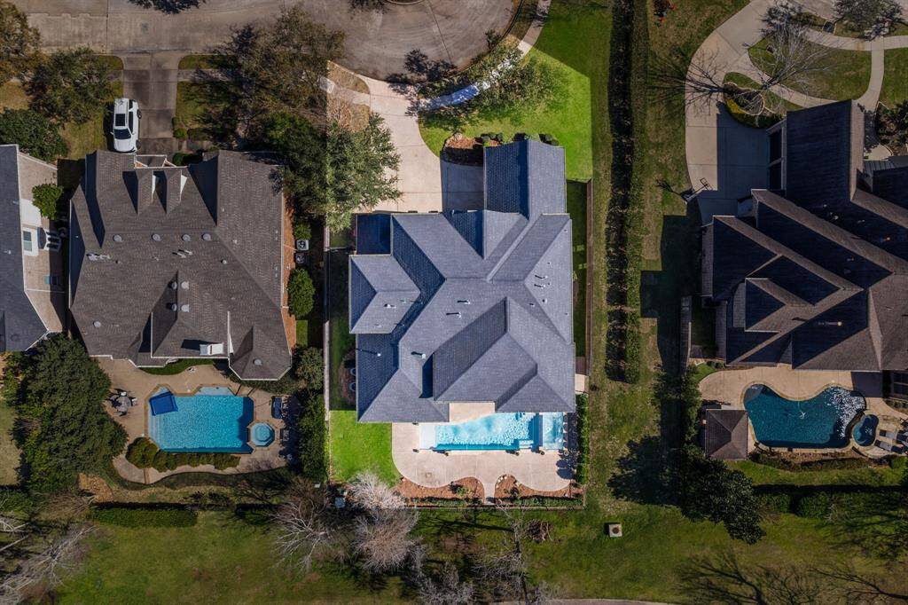 Nestled on a serene lot,this charming home offers atranquil retreat from the hustleand bustle.