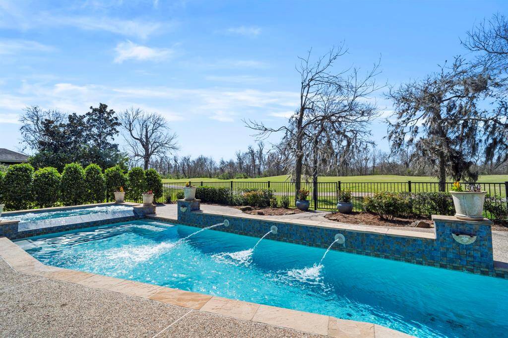 The pool also has relaxing water features.