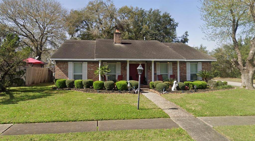 Welcome to 879 Seafoam Rd., a 3 bedroom / 2 bathroom / 1 story home / 1998 sf located on a corner lot!