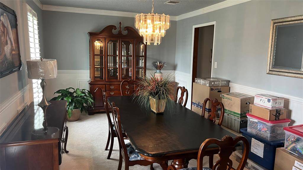 Formal dining room...great for family gatherings.