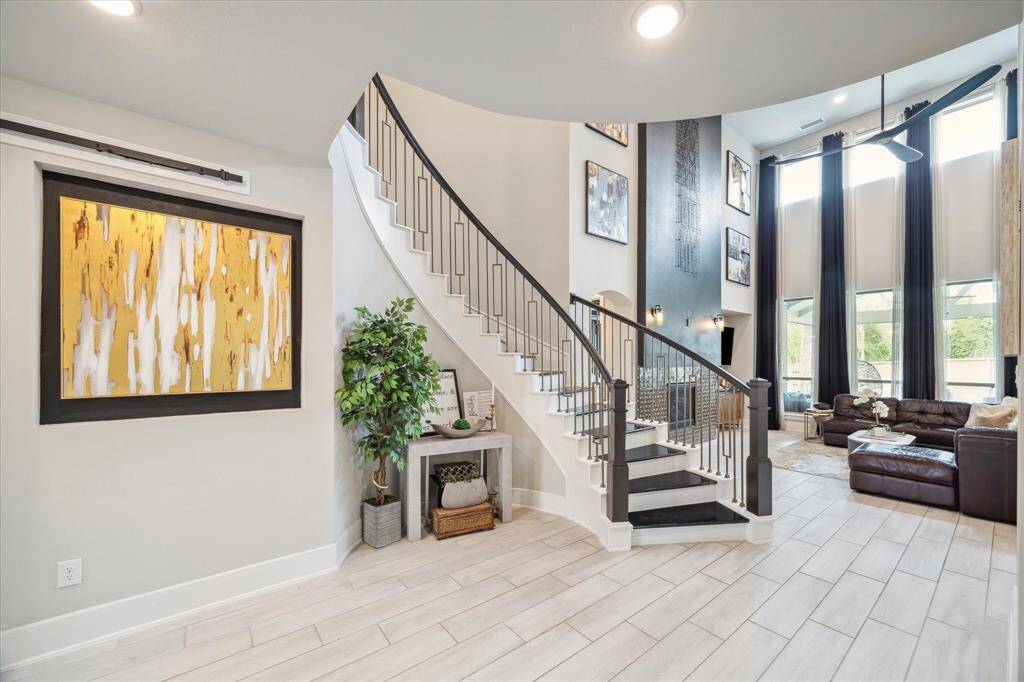 elegantly curved staircase!!