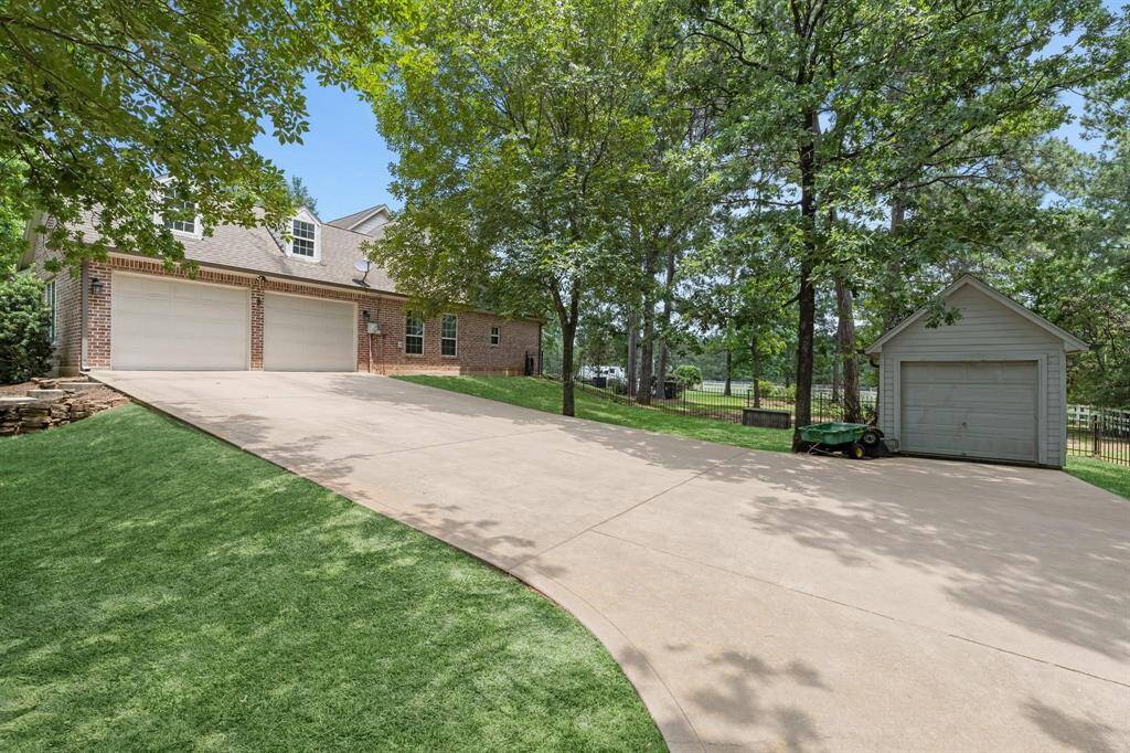 Attached Garage