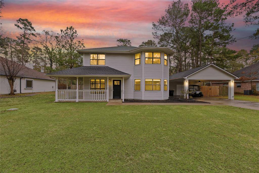Welcome HOME! Look at all the space this home has to offer.