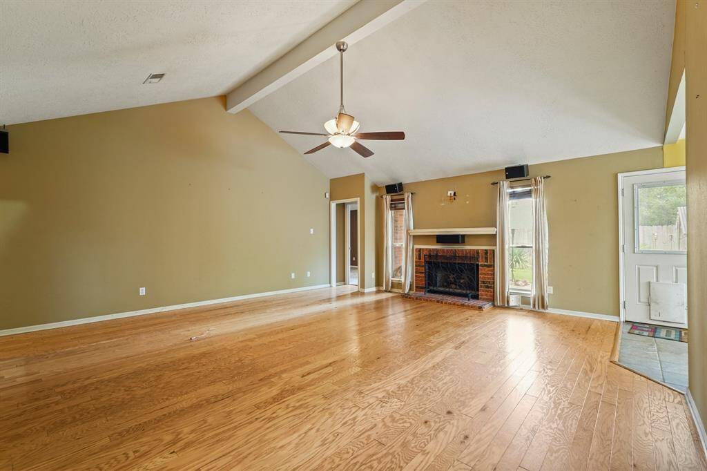 Wood burning or gas Fire place with Gas logs