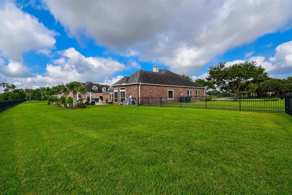 Almost 3/4 of an acre ... talk about owning Texas land ... this is it!