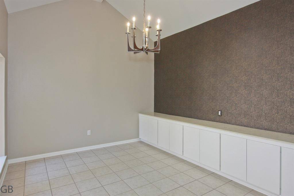Dining room with built-ins