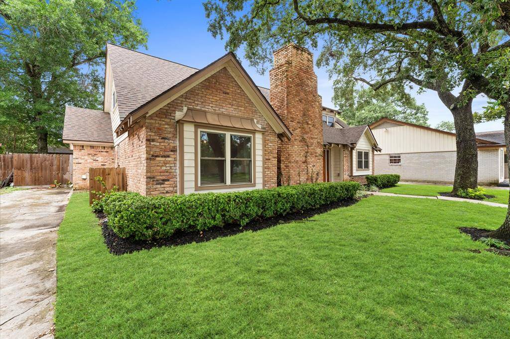 Angle view of front lawn!
