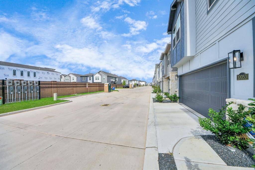 Community pool and amentities!