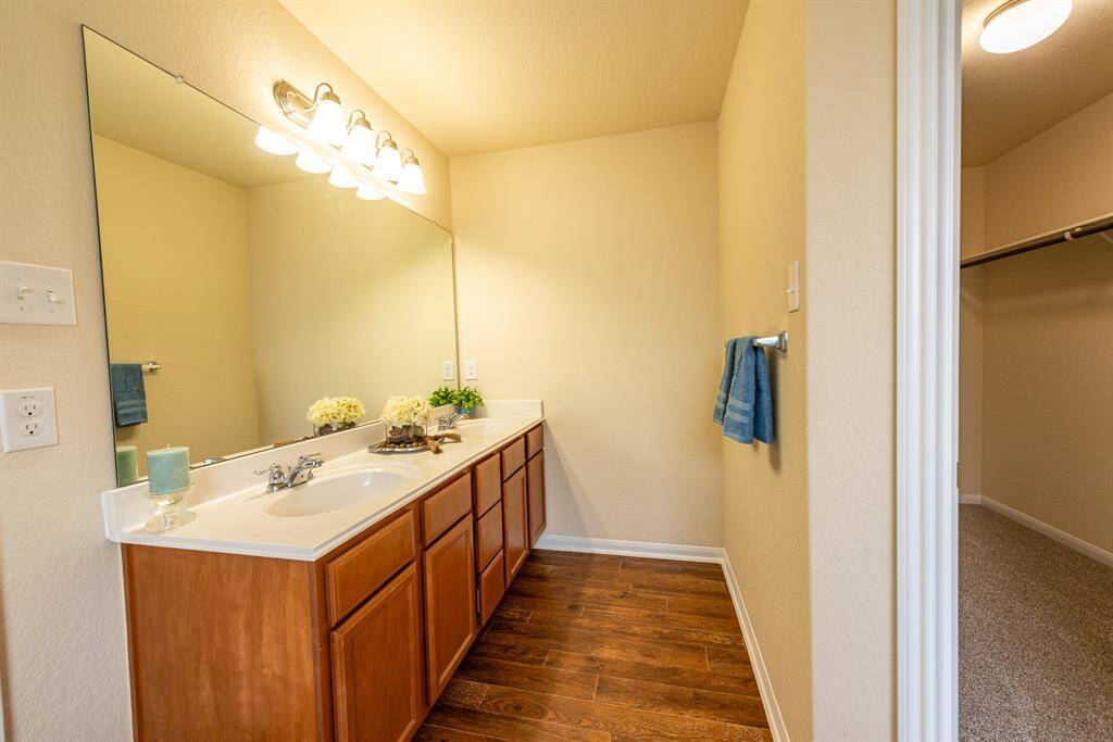 primary bath double sinks