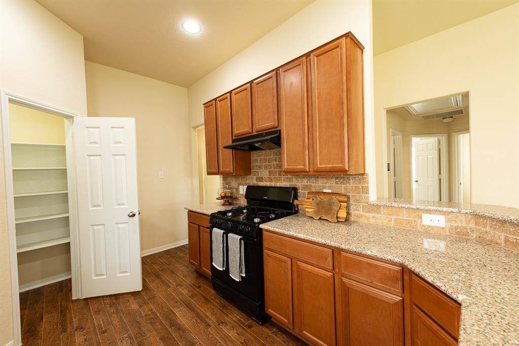 kitchen walk-in pantry