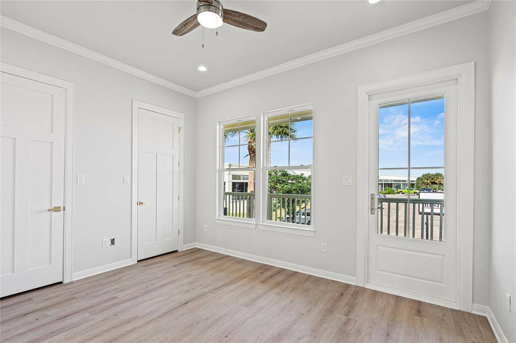 PRIMARY NATURAL LIGHT FILLED BEDROOM!