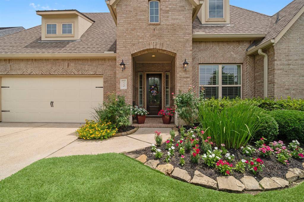 Landscaping is amazing! Welcome HOME!