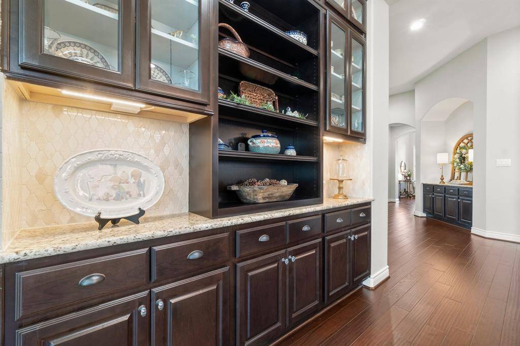 Plenty of Storage for everyday use or collective pieces.