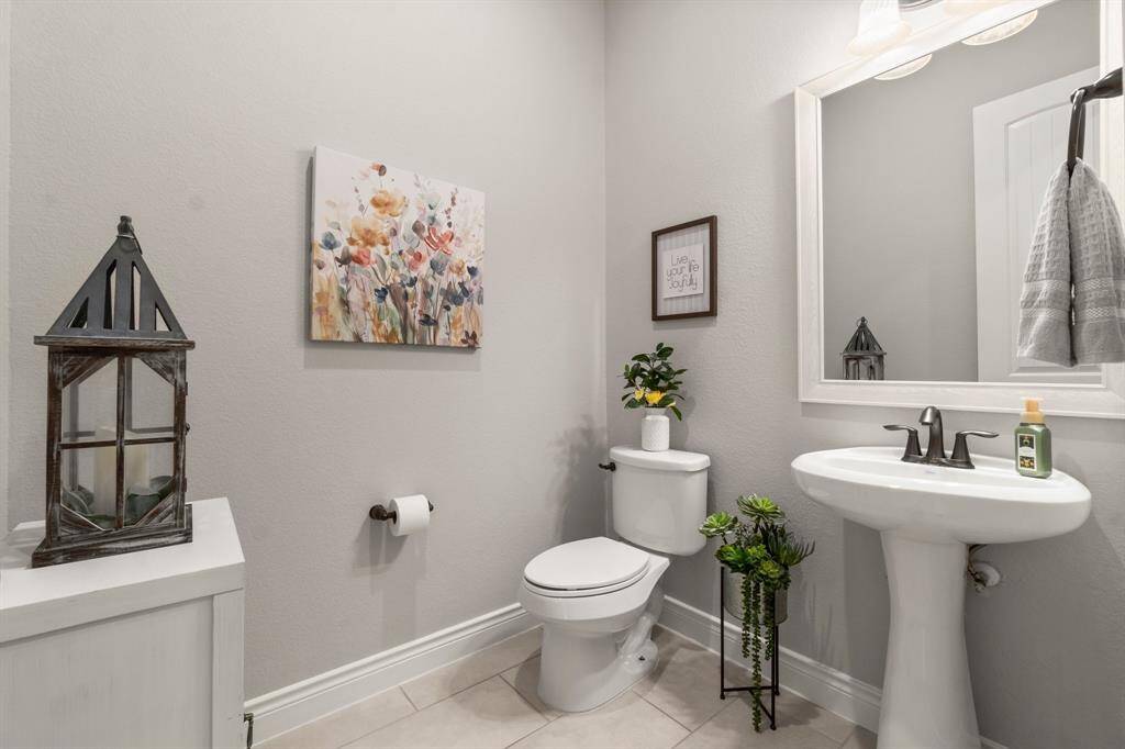 Half bath for guest!