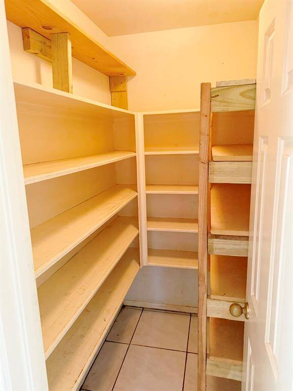 Walk-in Pantry