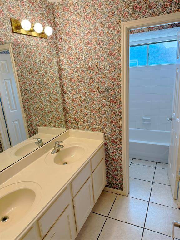 2nd Floor Hall Bath