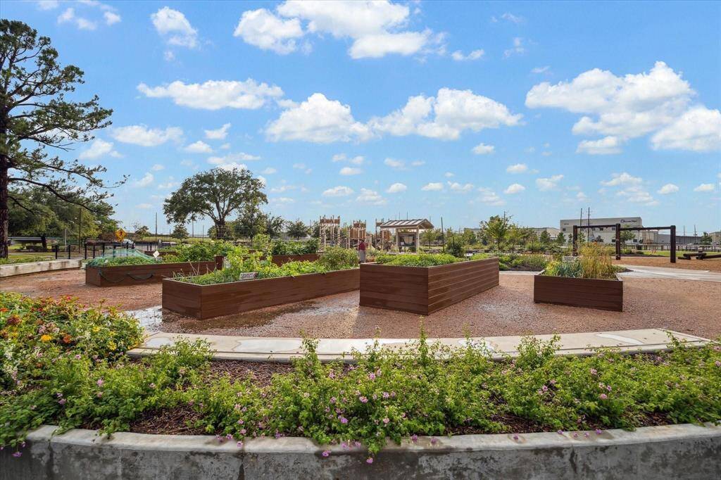 HOA amenities include: Community Garden, Dog Park, Miles of Walking/Jogging Trails, Pool, Basketball courts, Tennis and 2 Playgrounds.