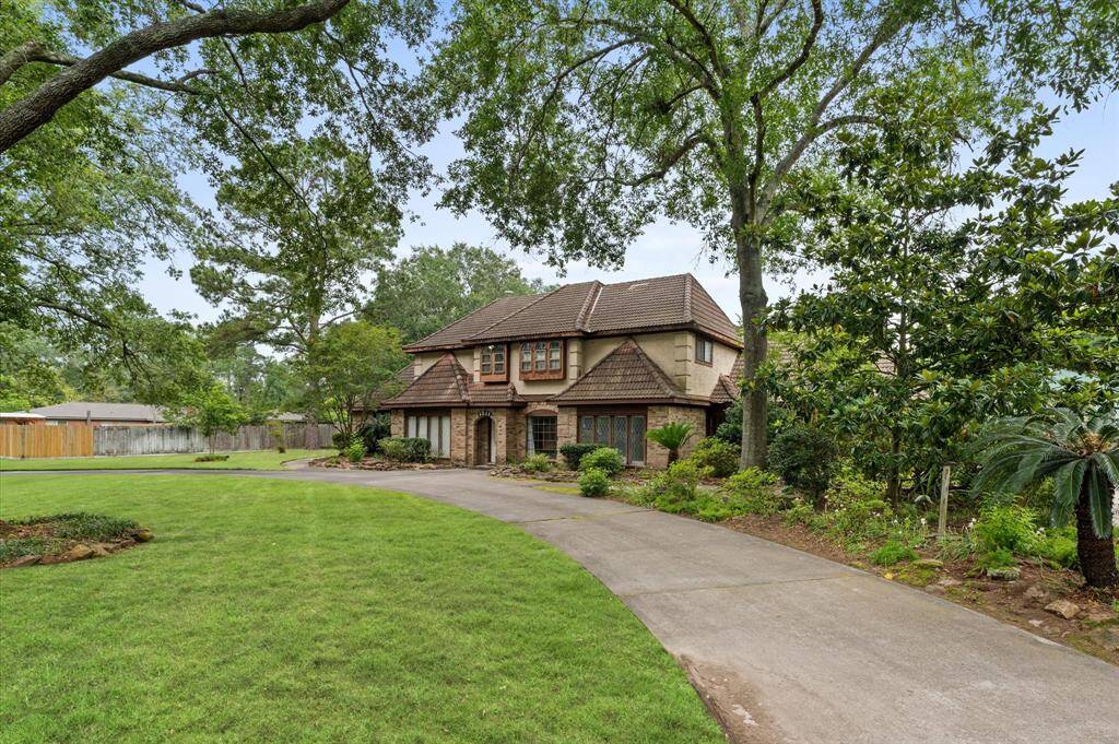 Circle driveway!