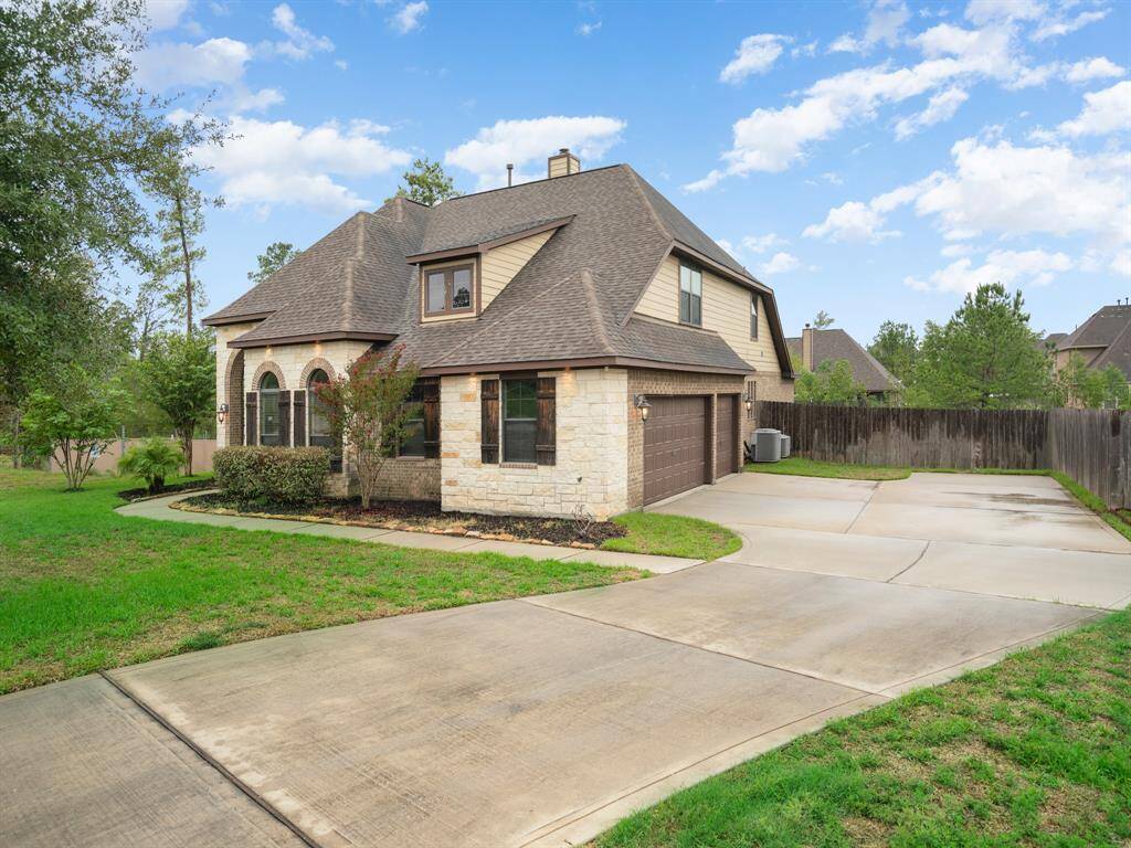 Investors: There are currently tenants in the home, but they can stay or go. Inquire about lease details from listing agent.