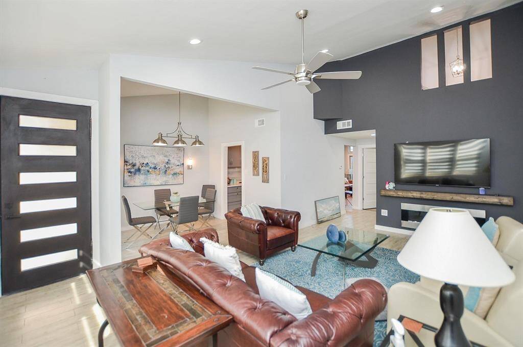 Spacious Living & Dining Area - Previously furnished picture