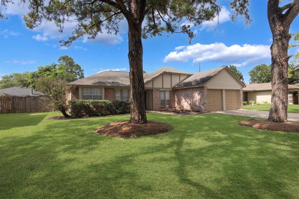 Spacious 2 Car Garage