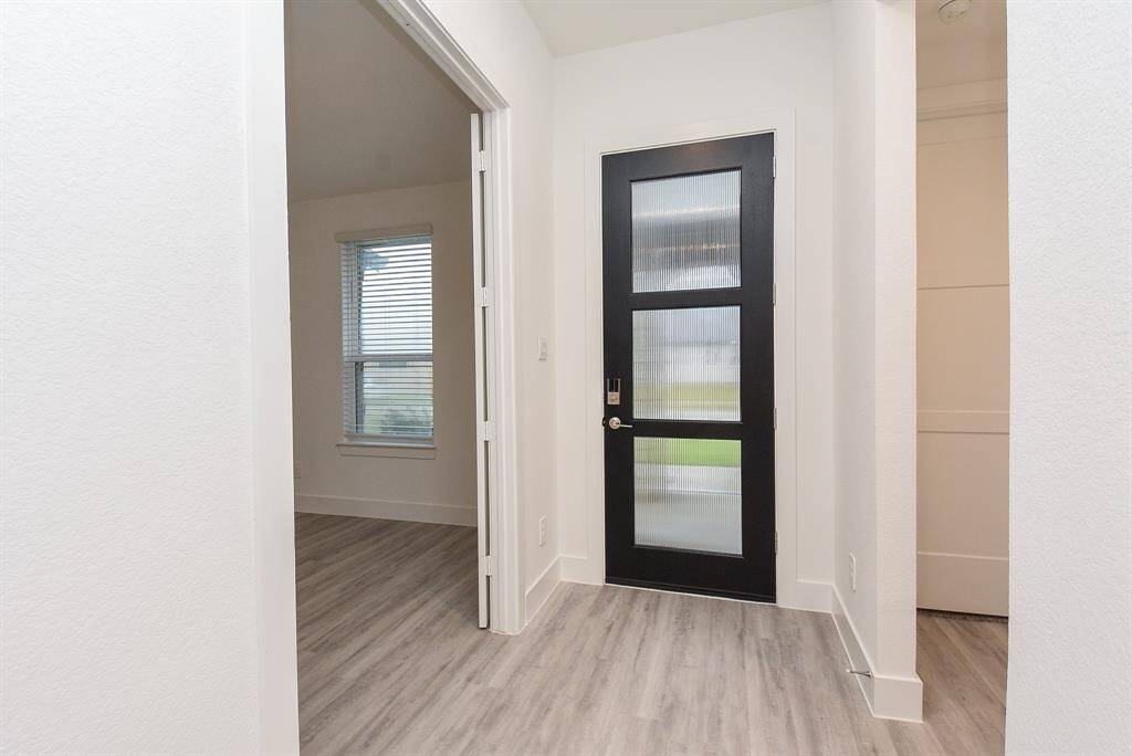 8 Foot Doors