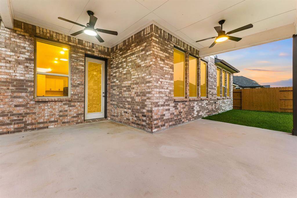 Come and see this spacious backyard with its beautiful covered patio. There is plenty of room for the kids to play and adults to relax! Perfect for your outdoor living space, patio furniture, bbq pit, and so much more. The possibilities are endless!