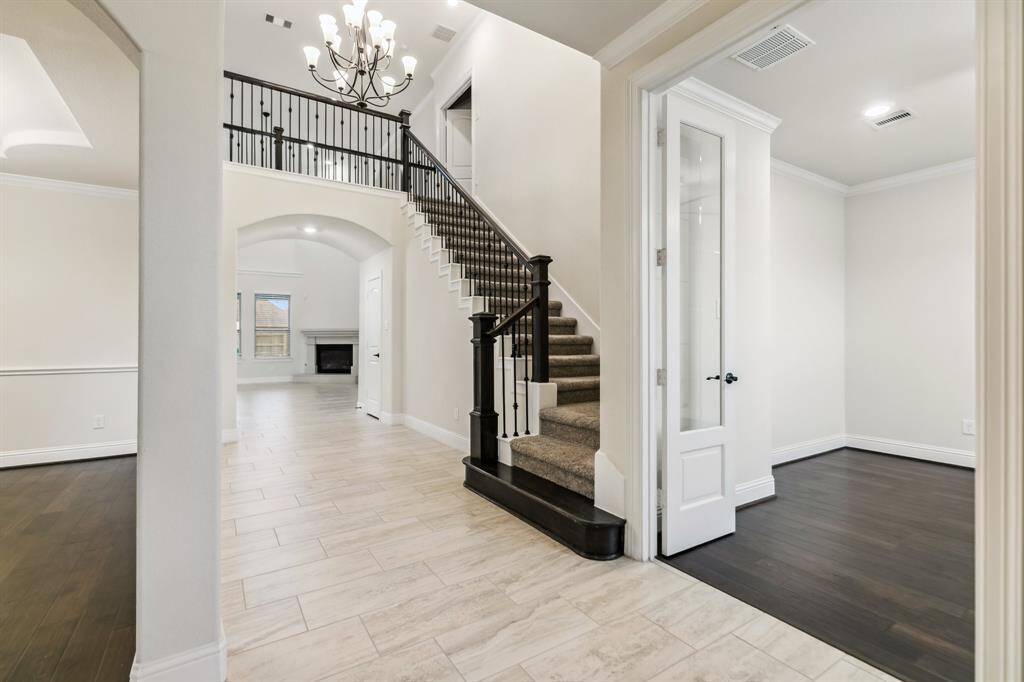 Breathtaking entry foyer.