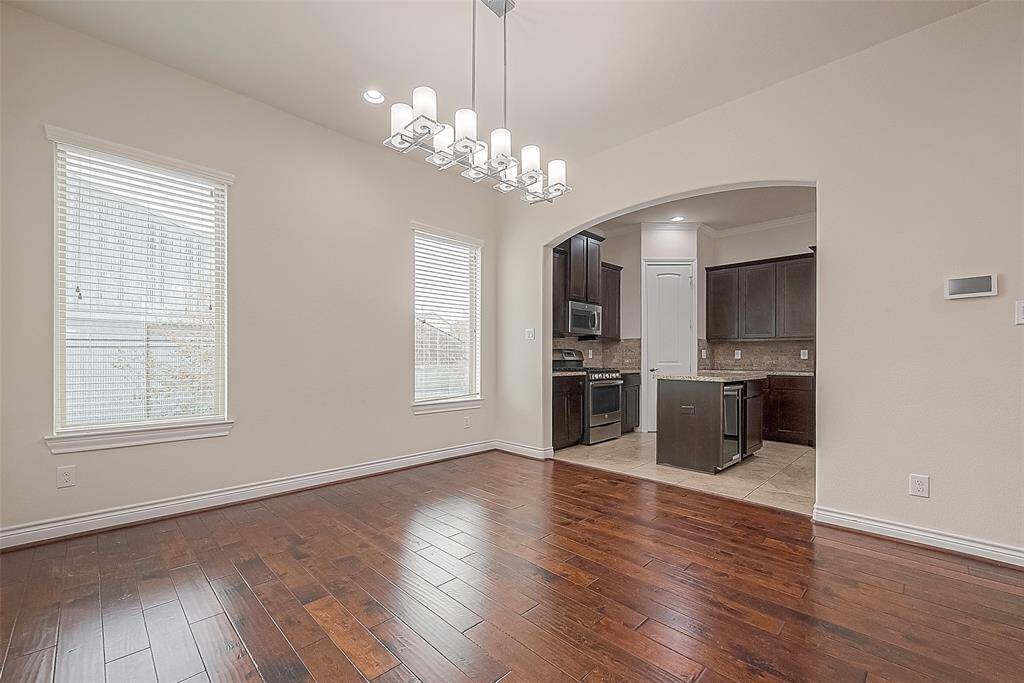 Dining Room w/o furniture
