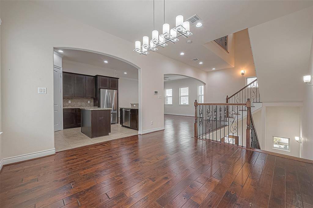 Dining Room w/o furniture