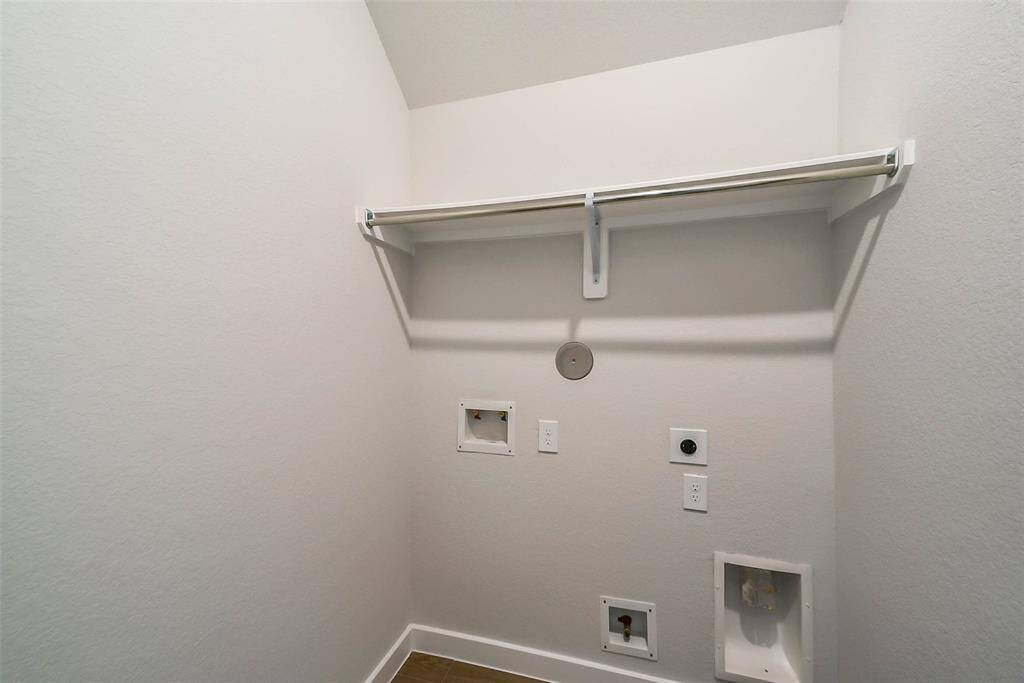 washer and dryer included
