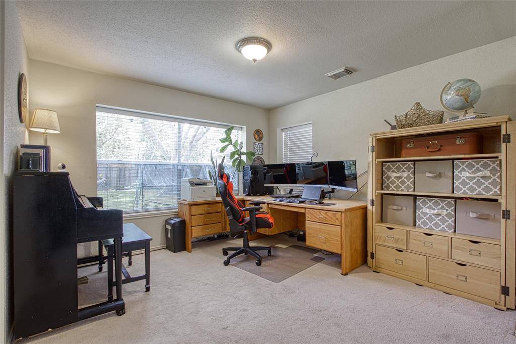 Dining/Office/Study area
