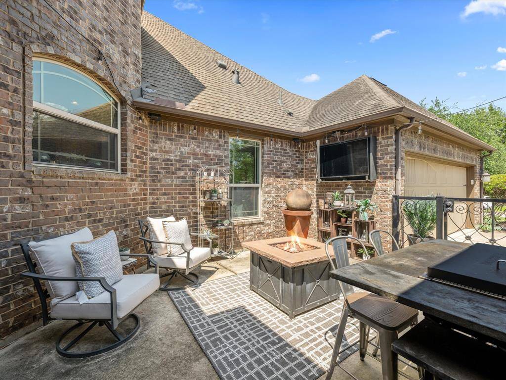 17611 Bear River Lane Courtyard