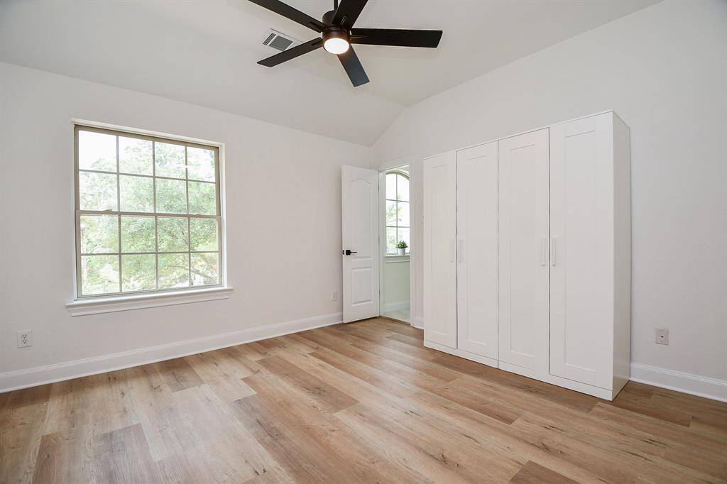 3rd bedroom located upstairs with an ensuite bathroom.