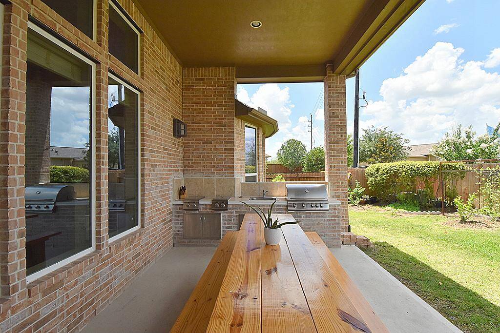 Another view of the huge covered patio!