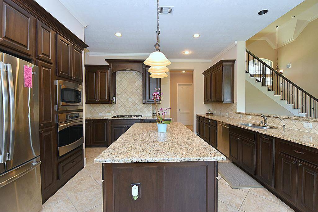 Another view of the this amazing Kitchen!