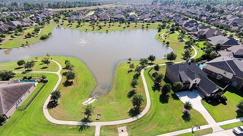 Dove Manor lake with sidewalks and catch and release fishing